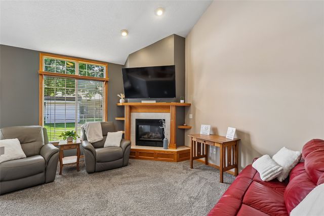 900 67th Street 301, West Des Moines, IA 50266