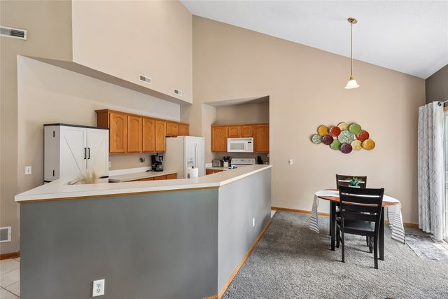 900 67th Street 301, West Des Moines, IA 50266