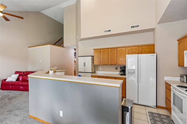 900 67th Street 301, West Des Moines, IA 50266
