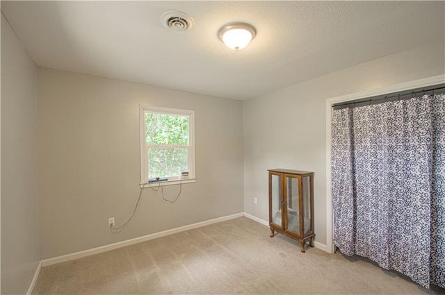 11325 Deer Haven Lane, Excelsior Springs, MO 64024