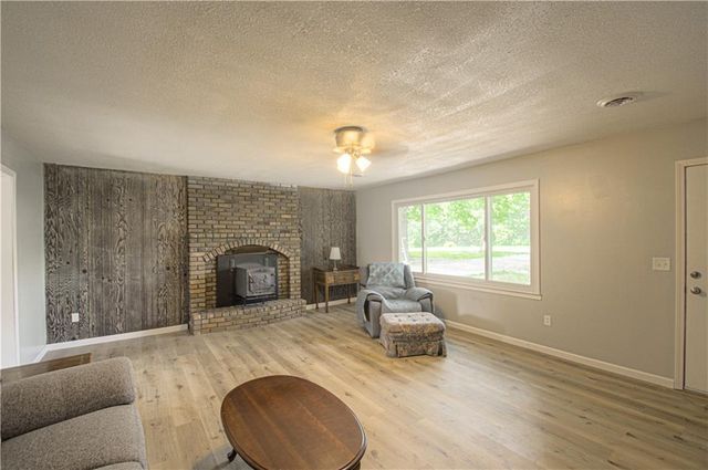 11325 Deer Haven Lane, Excelsior Springs, MO 64024