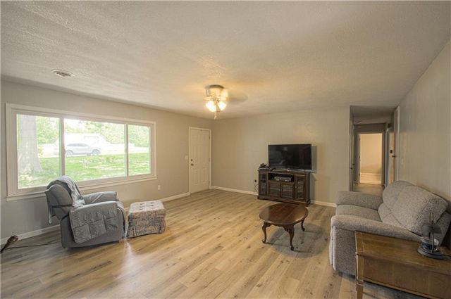 11325 Deer Haven Lane, Excelsior Springs, MO 64024