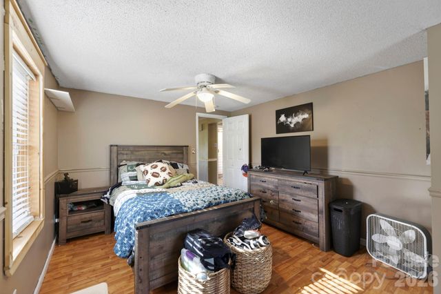 112 Gibbs Street, Hendersonville, NC 28739