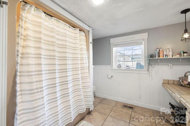 112 Gibbs Street, Hendersonville, NC 28739