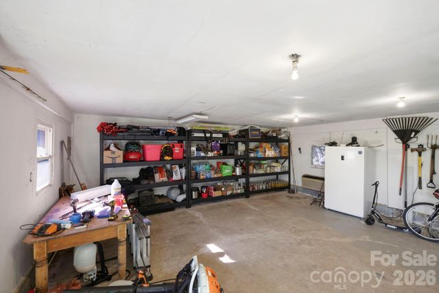 112 Gibbs Street, Hendersonville, NC 28739