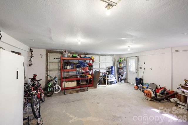 112 Gibbs Street, Hendersonville, NC 28739