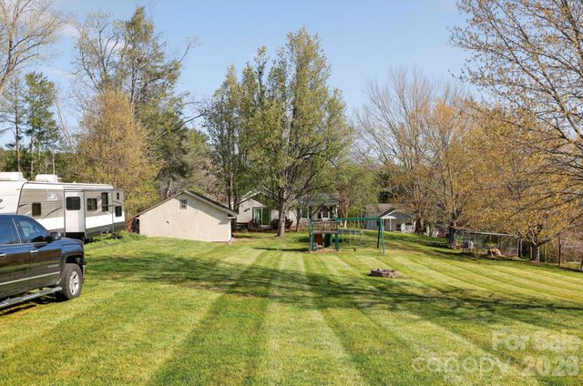 112 Gibbs Street, Hendersonville, NC 28739