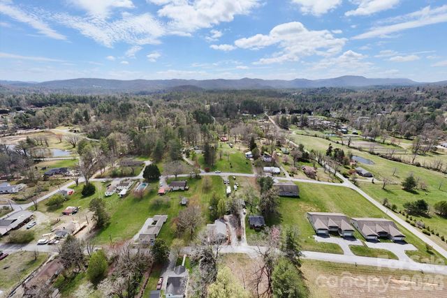 112 Gibbs Street, Hendersonville, NC 28739