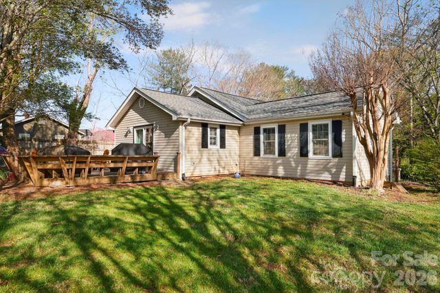 112 Gibbs Street, Hendersonville, NC 28739