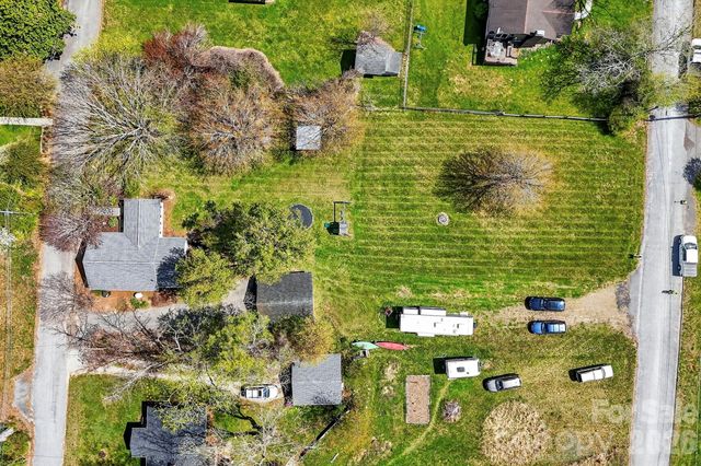 112 Gibbs Street, Hendersonville, NC 28739