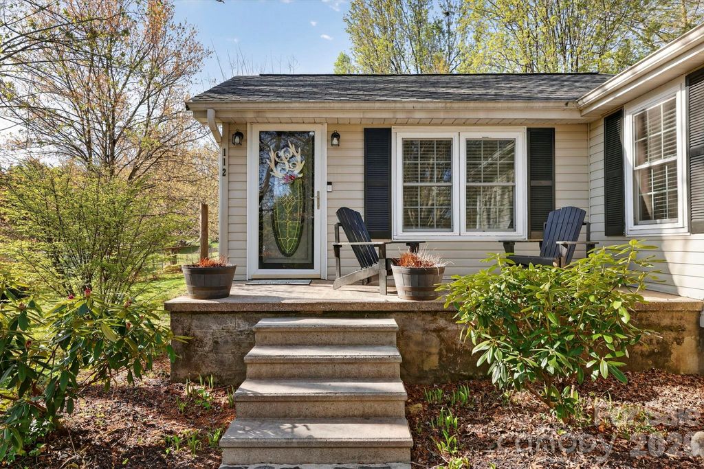 112 Gibbs Street, Hendersonville, NC 28739