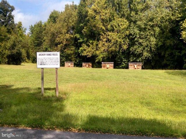 902 JONES DR, Ruther Glen, VA 22546