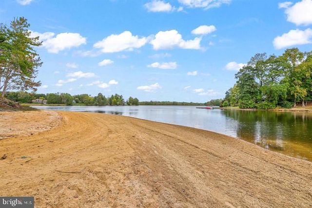 902 JONES DR, Ruther Glen, VA 22546