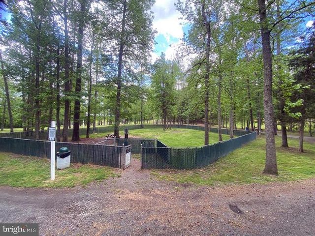 902 JONES DR, Ruther Glen, VA 22546