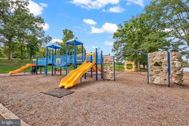 902 JONES DR, Ruther Glen, VA 22546