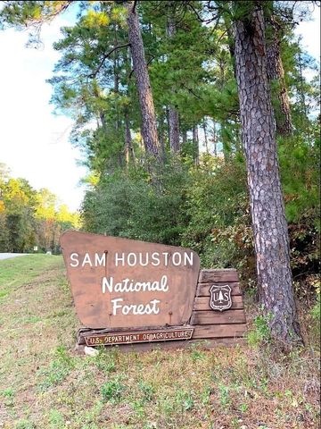 124 Branding Iron Road, Huntsville, TX 77340