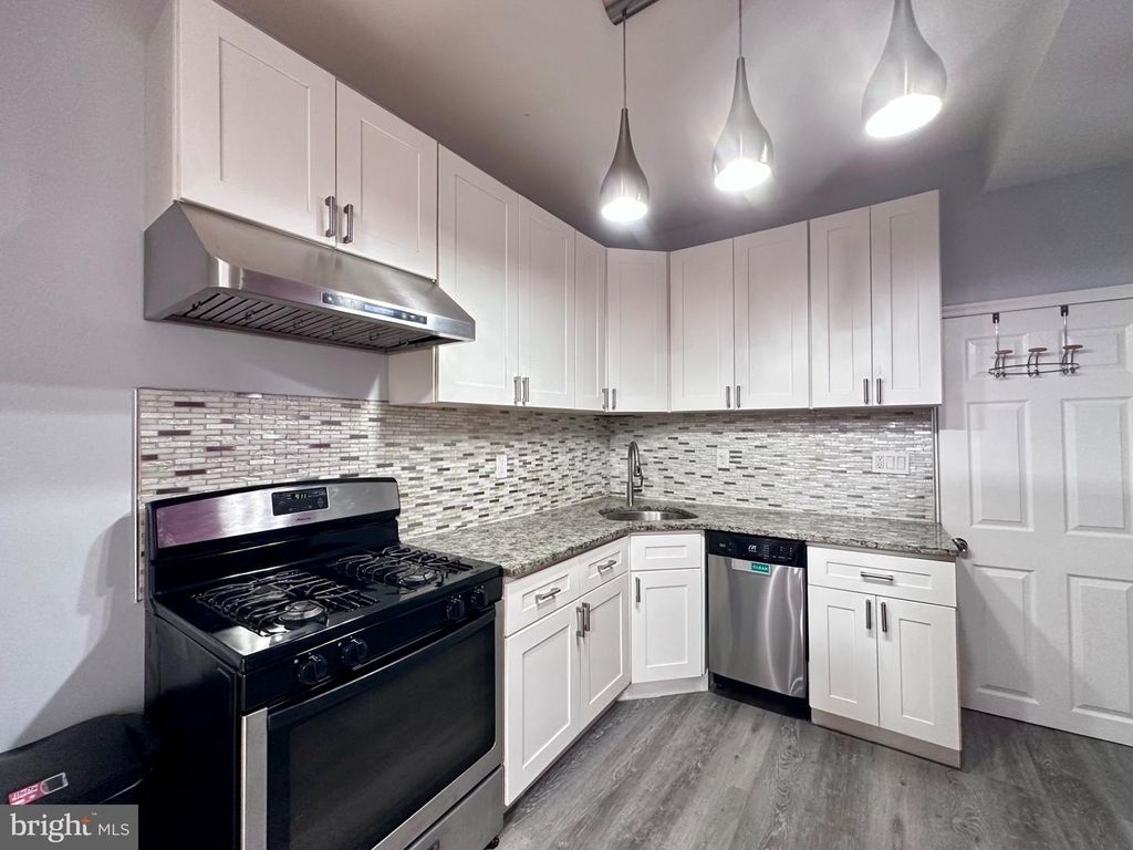 2606 WHARTON ST, Philadelphia, PA 19146 — photo 3