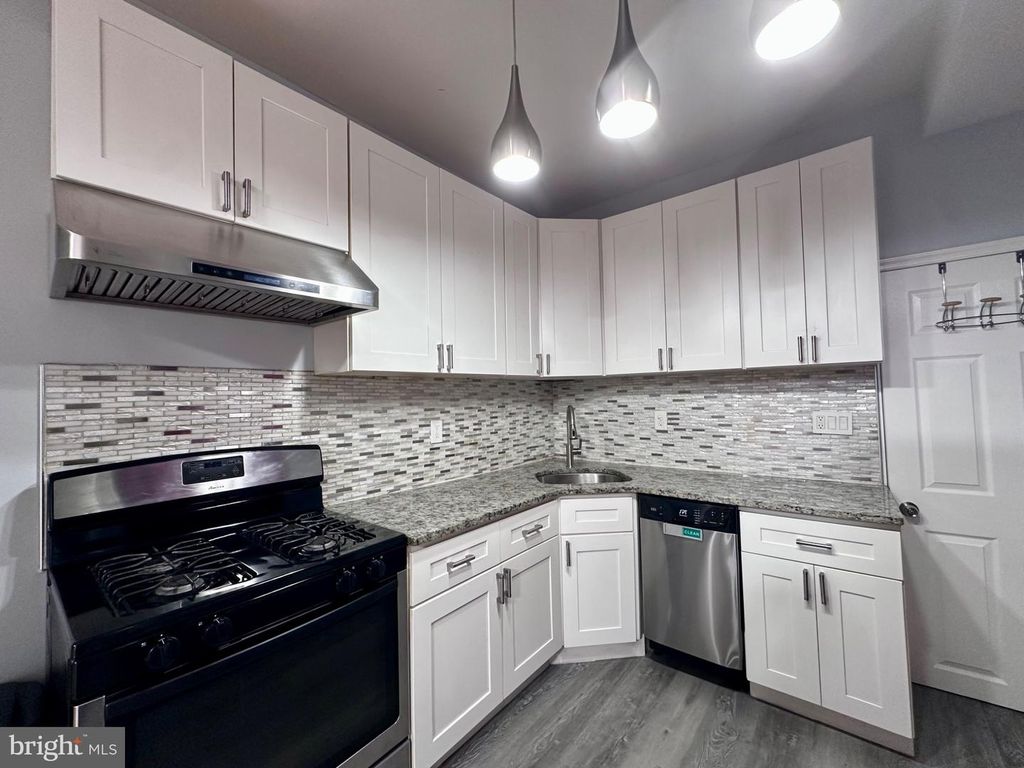 2606 WHARTON ST, Philadelphia, PA 19146 — photo 5