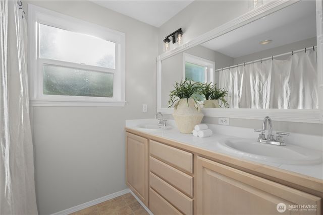 7539 33rd Avenue NE, Seattle, WA 98115
