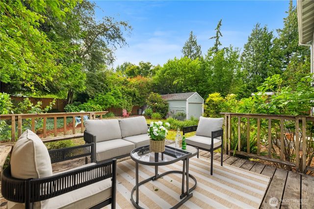 7539 33rd Avenue NE, Seattle, WA 98115