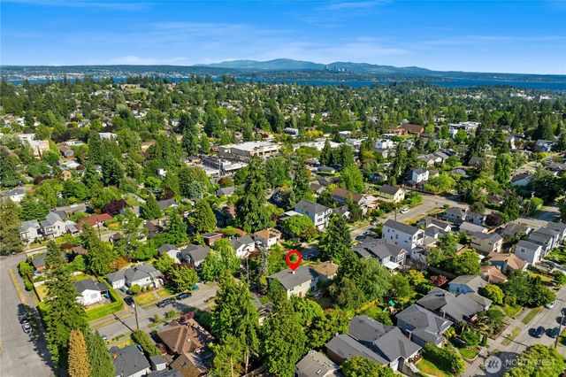 7539 33rd Avenue NE, Seattle, WA 98115