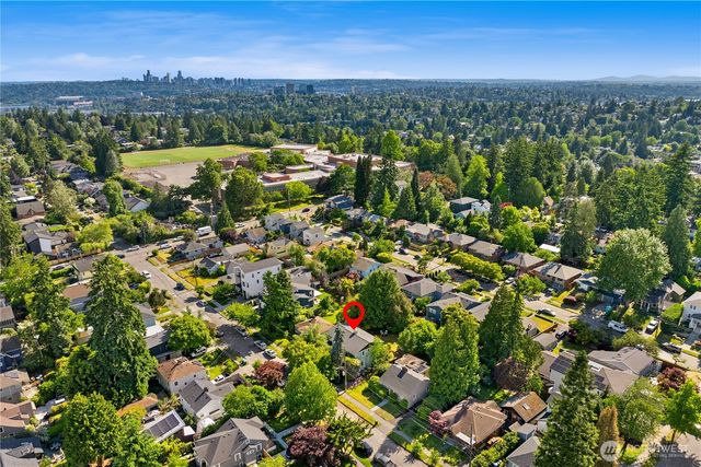 7539 33rd Avenue NE, Seattle, WA 98115