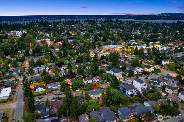 7539 33rd Avenue NE, Seattle, WA 98115