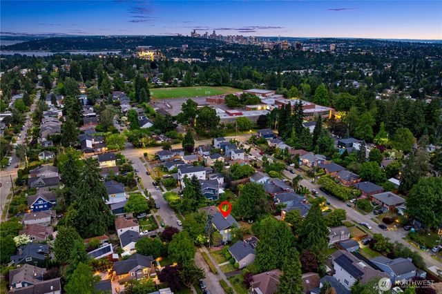 7539 33rd Avenue NE, Seattle, WA 98115