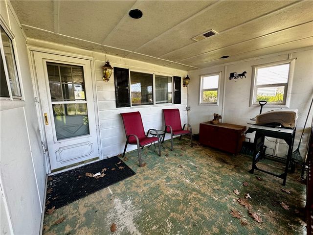 25 Hallam Ave, Meadowlands, PA 15347