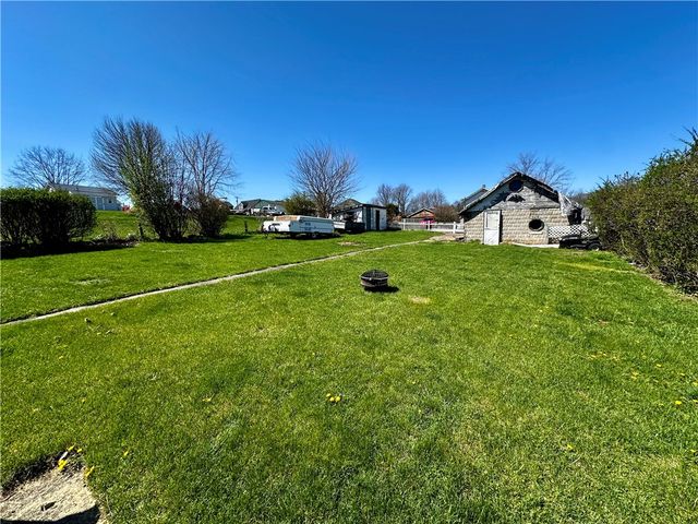 25 Hallam Ave, Meadowlands, PA 15347