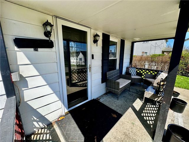 25 Hallam Ave, Meadowlands, PA 15347
