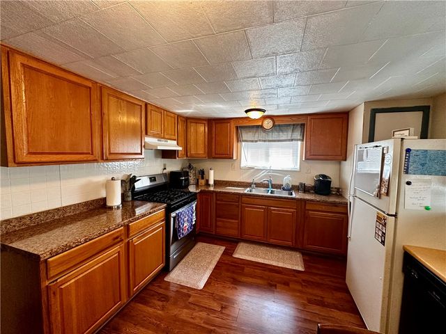25 Hallam Ave, Meadowlands, PA 15347