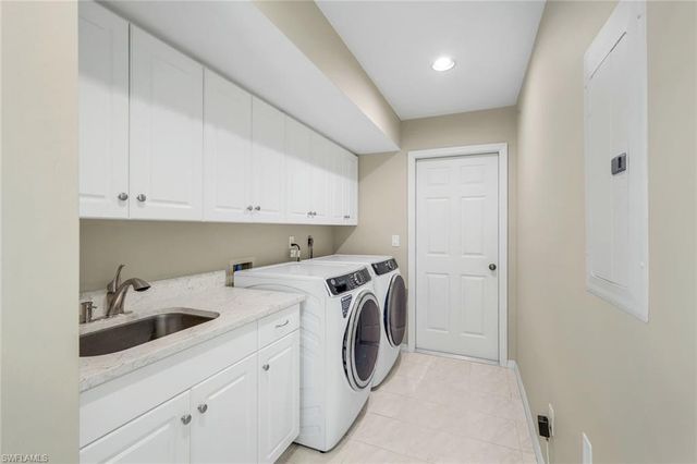 20090 Golden Panther DR 4, Estero, FL 33928
