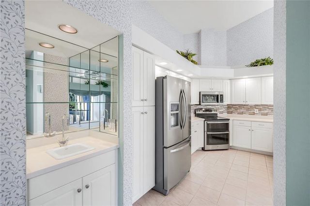 20090 Golden Panther DR 4, Estero, FL 33928