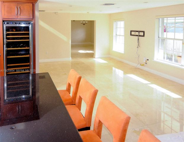 6384 SW 31st St, Miami, FL 33155