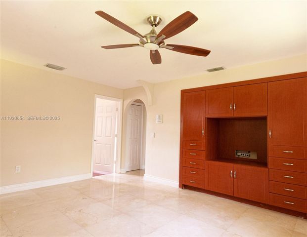 6384 SW 31st St, Miami, FL 33155