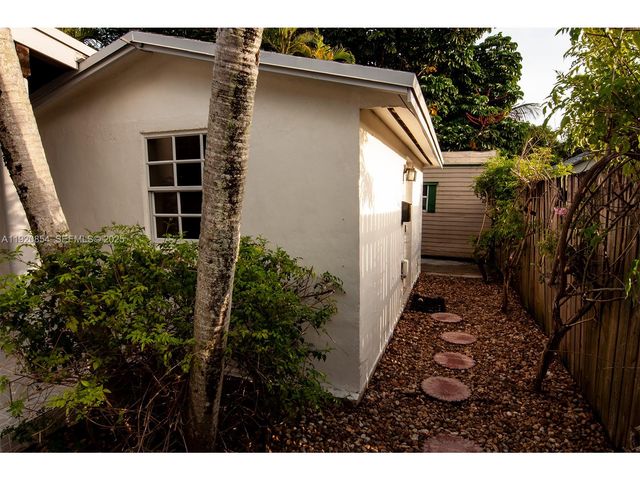 6384 SW 31st St, Miami, FL 33155