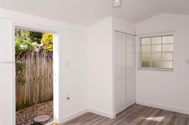 6384 SW 31st St, Miami, FL 33155