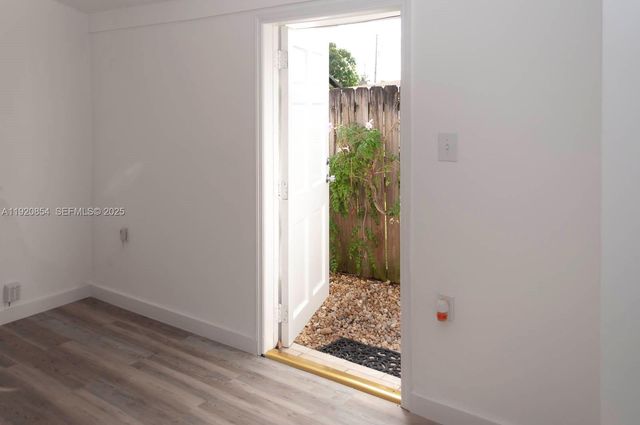 6384 SW 31st St, Miami, FL 33155