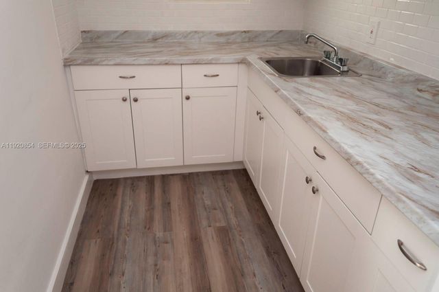 6384 SW 31st St, Miami, FL 33155