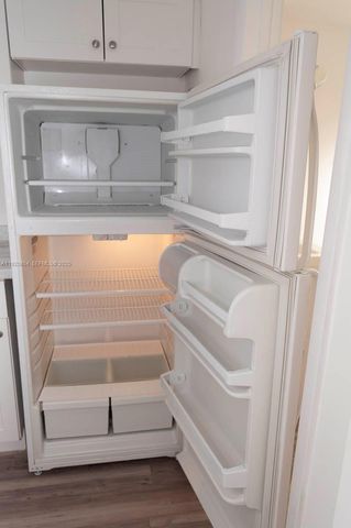 6384 SW 31st St, Miami, FL 33155