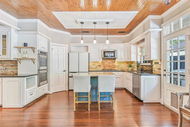 1210 Arbre Lane, Friendswood, TX 77546