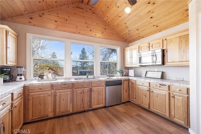 40177 Lakeview, Big Bear Lake, CA 92315