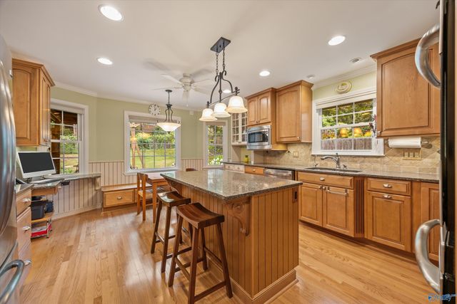 1301 Hiwan Trail, Huntsville, AL 35802