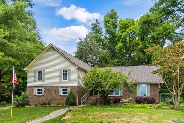 1301 Hiwan Trail, Huntsville, AL 35802