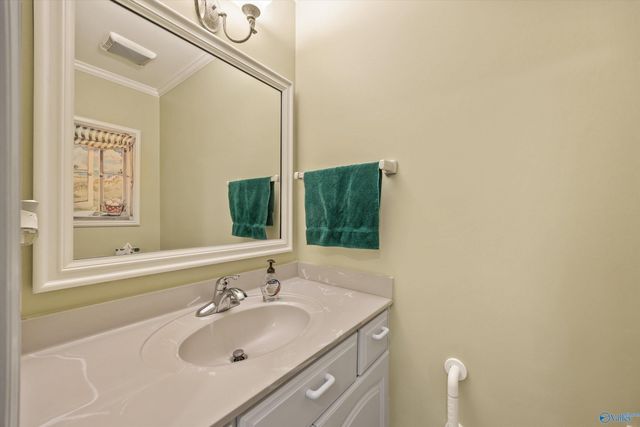 1301 Hiwan Trail, Huntsville, AL 35802