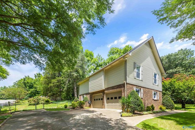 1301 Hiwan Trail, Huntsville, AL 35802
