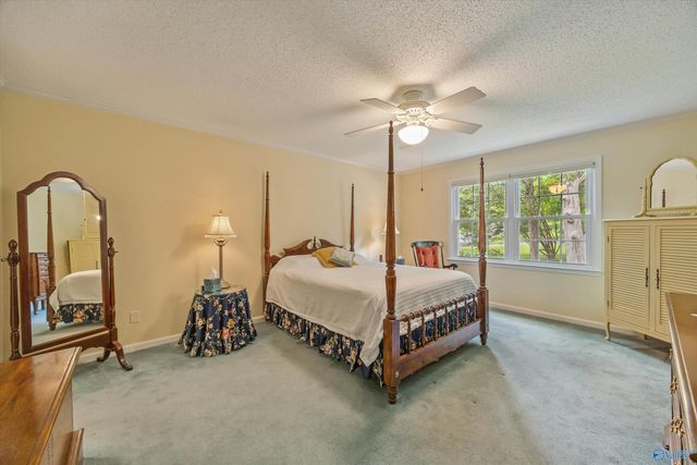1301 Hiwan Trail, Huntsville, AL 35802