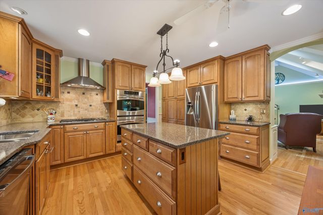 1301 Hiwan Trail, Huntsville, AL 35802