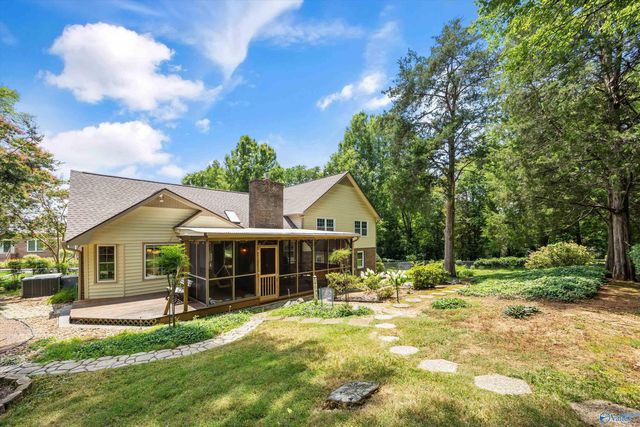 1301 Hiwan Trail, Huntsville, AL 35802